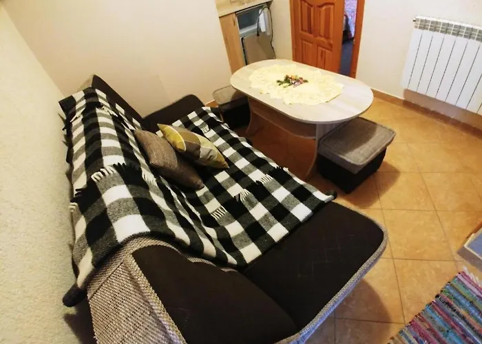 U Hani W Poblizu Goracy Potok I Termy